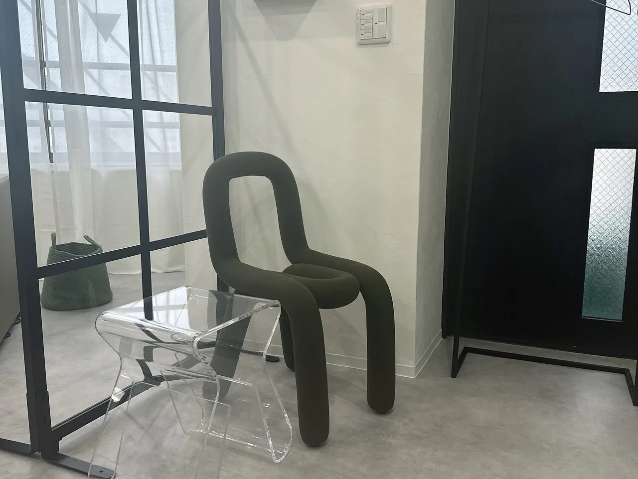 【店内】待合席 メンズ眉毛